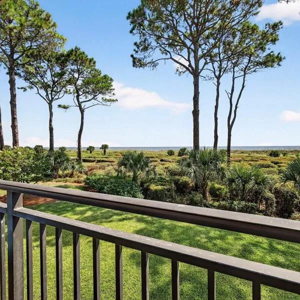 Oceanfront Condo - Hilton Head Island, hotel in Hilton Head Island