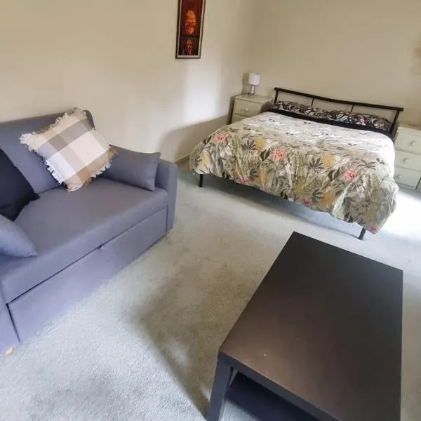 Garden Dreams bungalow, hotel in Blackburn