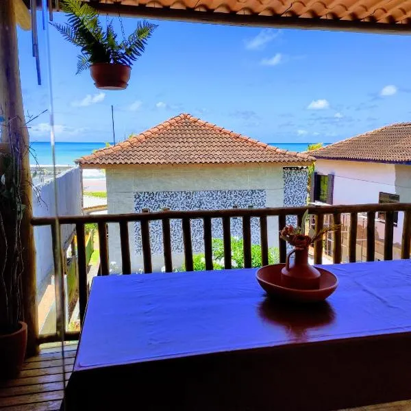 Chalé Pé na Areia e Piscina Privativa em Barra do Jacuípe, hotel in Camaçari
