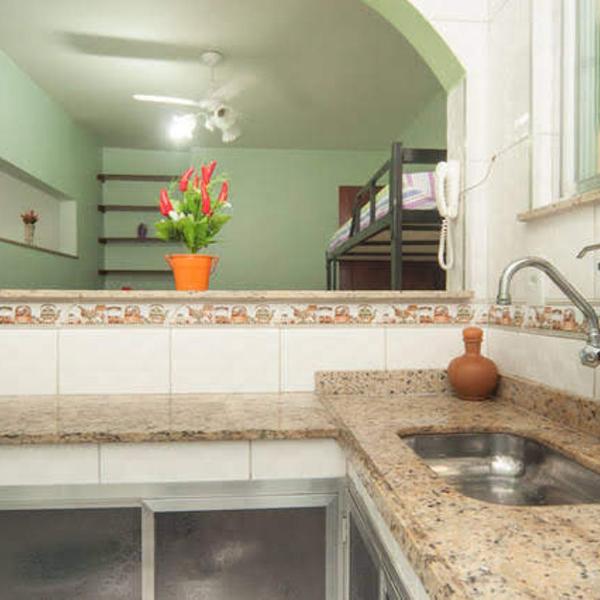 Cama em Apartamento Compartilhado e mobiliado entre gloria e Santa Teresa,proximo hospital gloria D'or - Foto 4