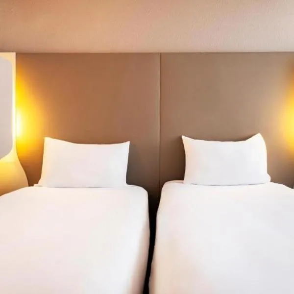 鐘樓聖昆廷酒店，聖康坦的飯店