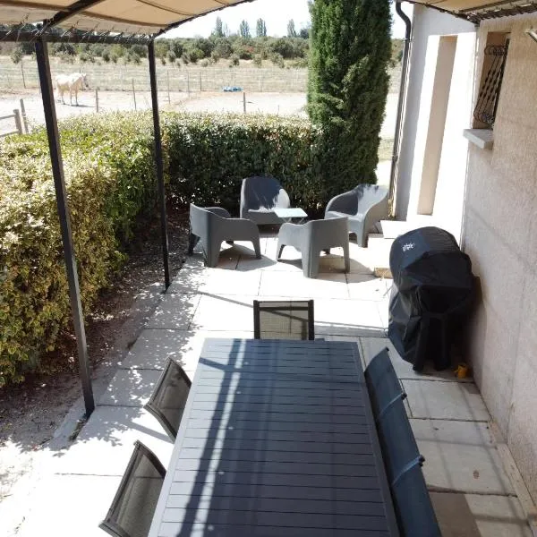 Gîte Pierre Blanche, hotel en Visan