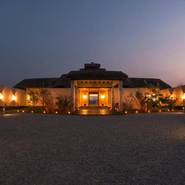 Meghauli Serai Chitwan National Park - A Taj Safari Lodge、Meghauliのホテル