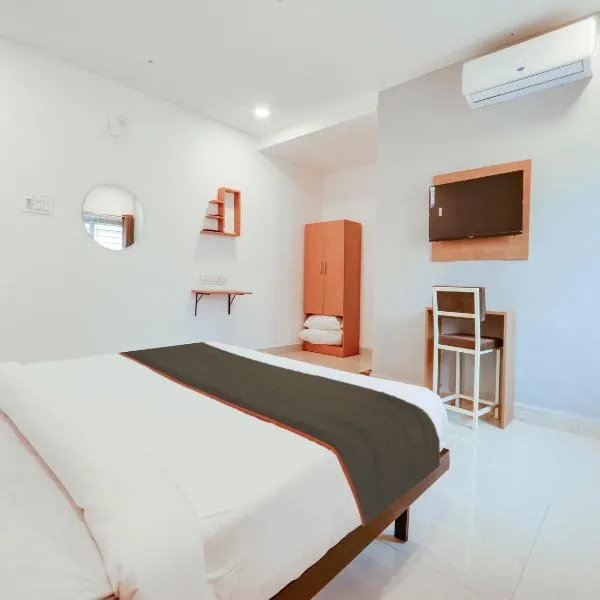 Super Collection O White Ridge Kamineni, hotel in Hyderabad