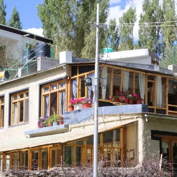 Karma Lodge Leh, hotel v destinaci Léh
