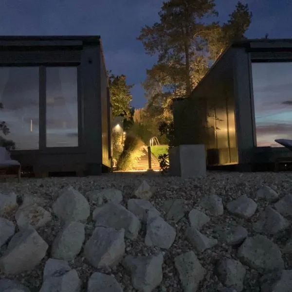 Casa Slarku - Luxury Container Houses, ξενοδοχείο στο Μίσκολτς