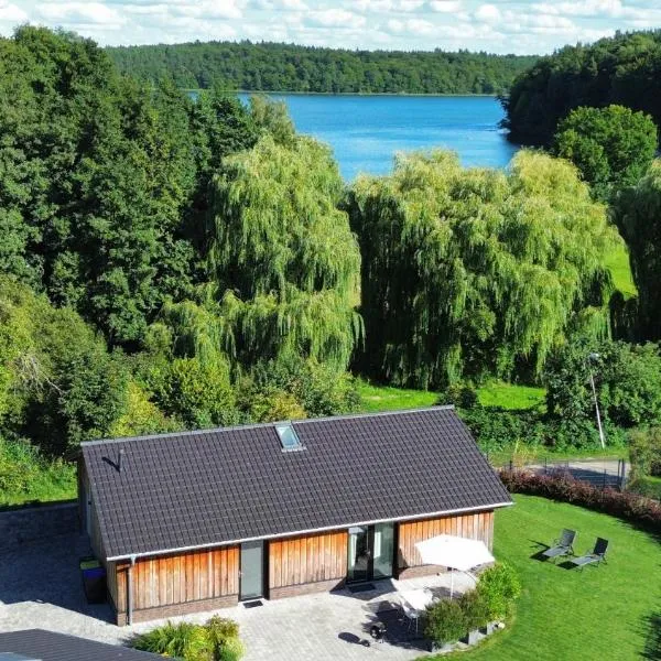 Ferienhaus Auszeit mit Sauna, hotel in Schwarz