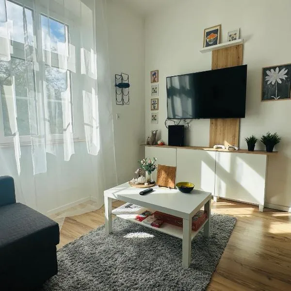 Chloe's Apartments 2, hotel in Gloggnitz