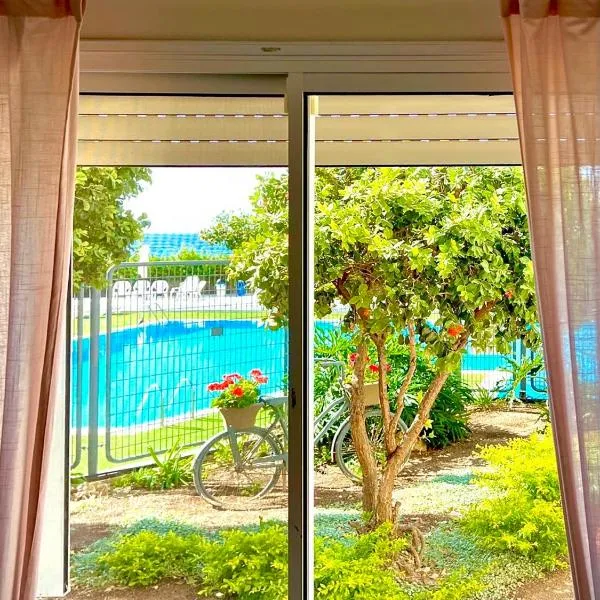 나하리야에 위치한 호텔 GW009 Gugel Waves Patio and Pool Seaview Apartment