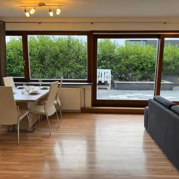 95qm Wohnung für 6, 3 Schlafzimmer, ruhig & stadtnah, Parkplatz โรงแรมในบัดแฮร์สเฟลด์