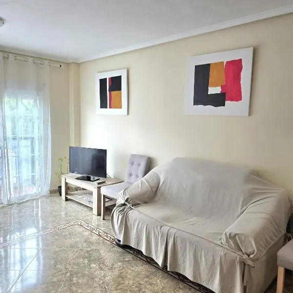 Habitación Tranquila, Agradable cerca de Valencia en Vivienda Compartida, ξενοδοχείο σε Paterna