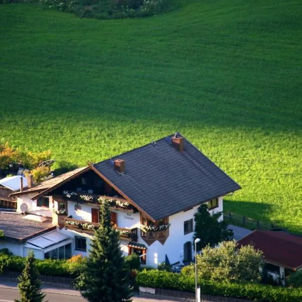 Haus Tirolerland, hotel i Oetz