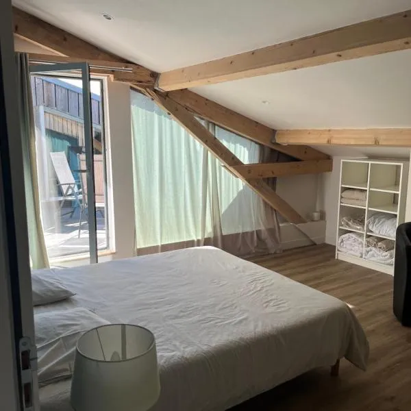 LOFT VILLEBOURBON 40 m2 avec parking, hotel in Montauban