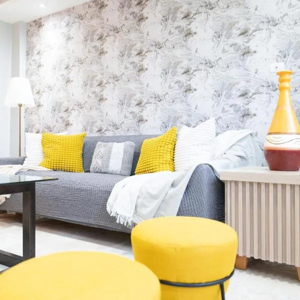 City Center, 2-BR Suite close to Shops, Restaurants, Bars and More, Hotel in Santo Domingo