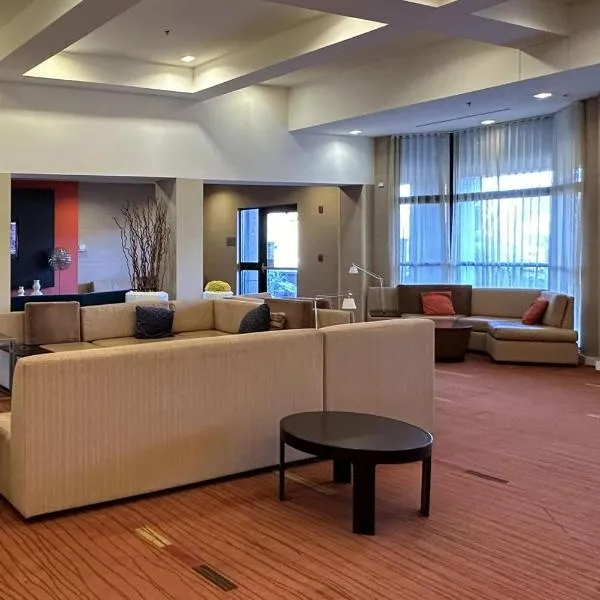 Country Inn & Suites by Radisson, Convention Center、アルトゥーナのホテル