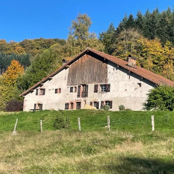 La Hutte, hotel en Tendon