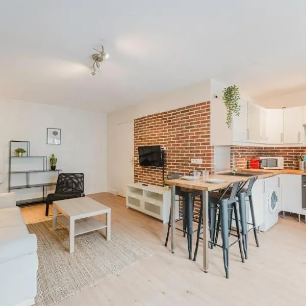 Fully-equipped apartment near the center of Lille,里爾的飯店