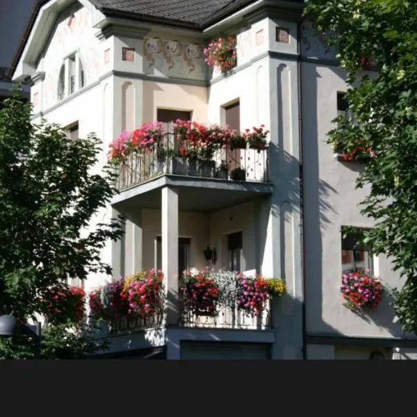 Tirano stazioni flow rooms, hotel in Tirano