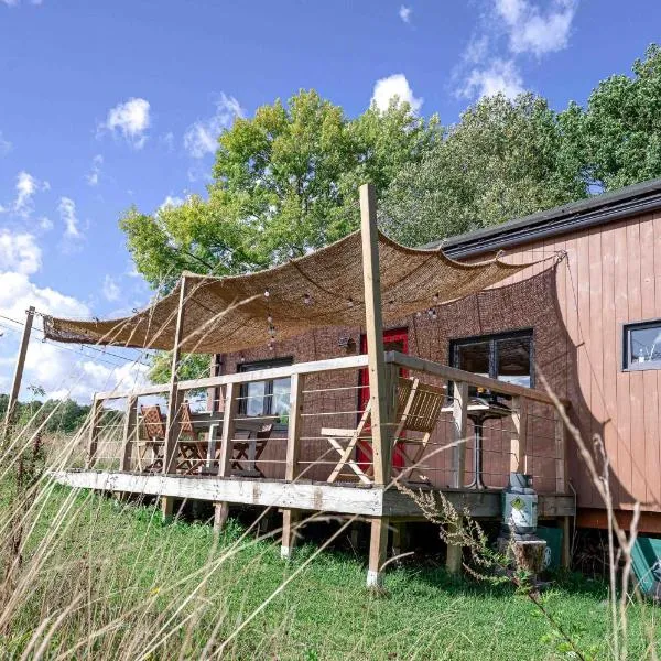 Tiny House Les Jours Heureux Sejour nature pres de Dinant et des Lacs de l Eau d Heure, hotel v destinaci Villers-le-Gambon