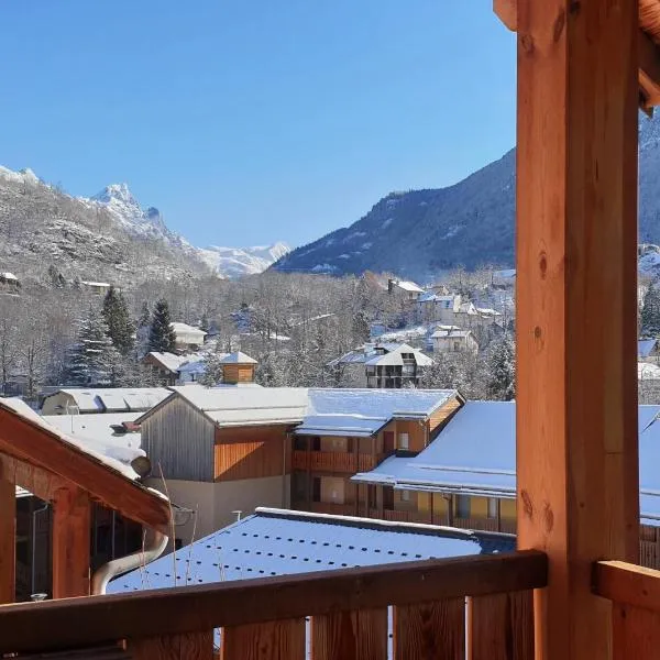 Vacancéole - Le Domaine de la Vallée d'Ax, hotel v destinaci Ax-les-Thermes