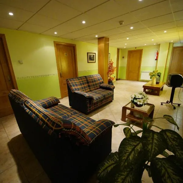 Hostal Restaurante El Surtidor, hotel v destinaci Caspe