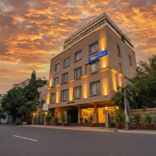 FabExpress Shree Haree Residency - Nr Mazda Garden View, hotel in Pune