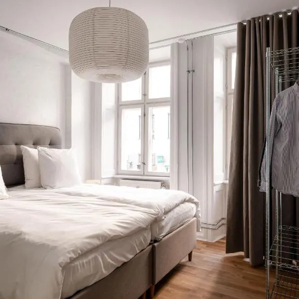 Chic city pad with handpainted art in great location by Daniel&Jacob's, hotel i København