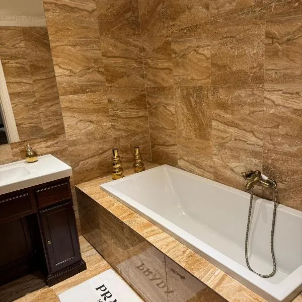ROYAL Apartment, hotel v Kadani
