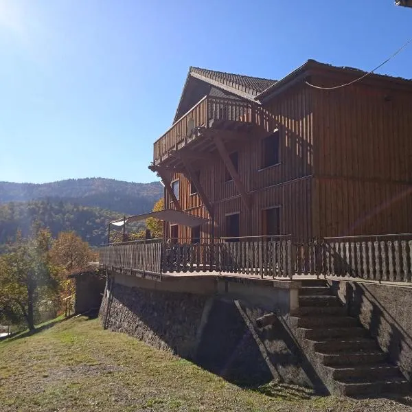 Gîte 3 étoiles jusqu'à 12 pers, hotel in Fresse-sur-Moselle