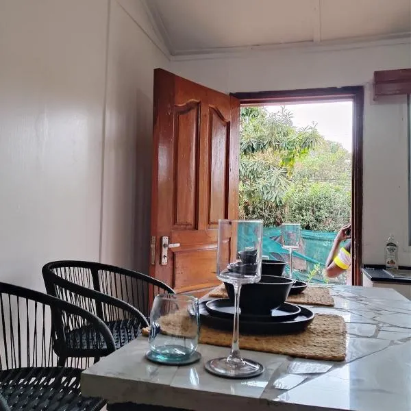 Karen Cottage with Private Garden WiFi, hotel em Nairobi