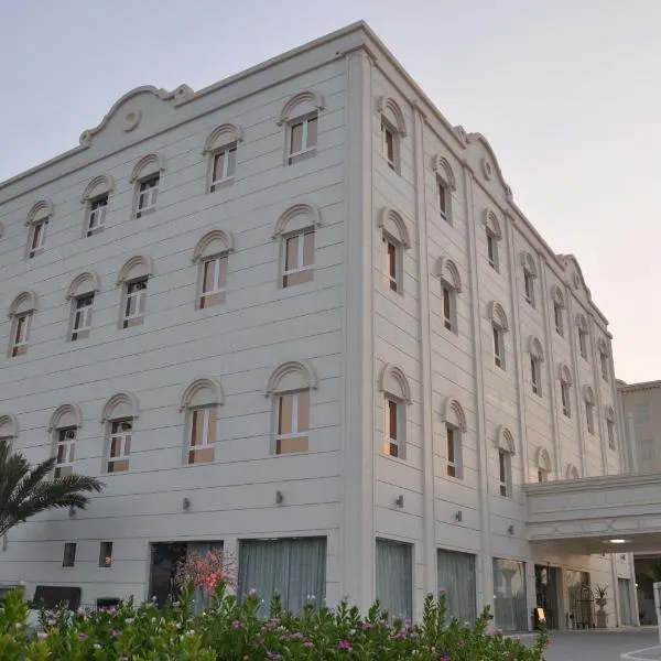 Royal Gardens Hotel, hotel in Falaj al Qabāʼil