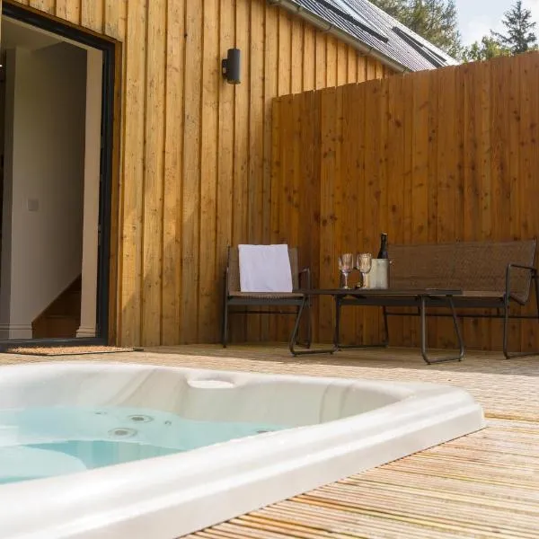 Forest Corner Luxury Apartment with Hot Tub, ξενοδοχείο σε North Ballachulish