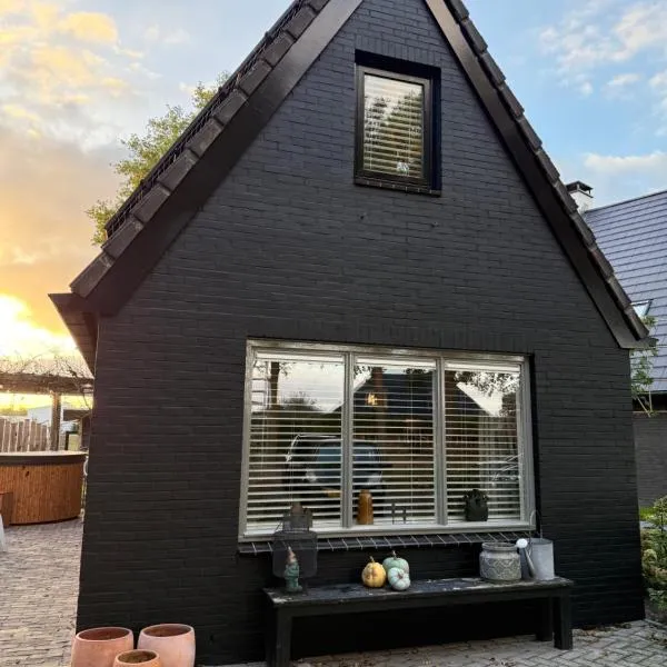 Het kleine huisje met Hottub, hotel en Emmen