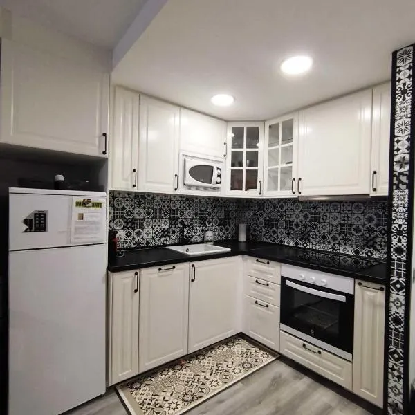 Somport bienvenidos a Canfranc Family, Hotel in Canfranc-Estación