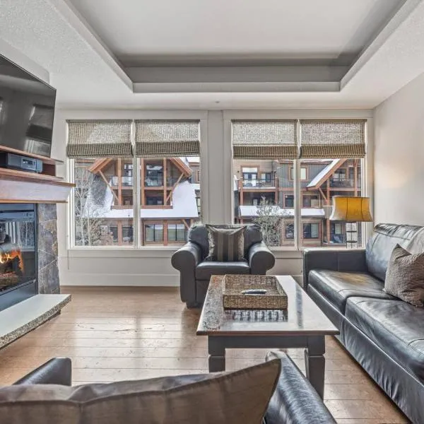 Mountain View 2BR Condo with Hot Tub, Pool and Gym, hotel a Canmore