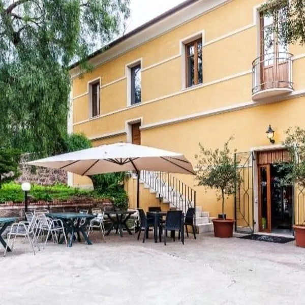 La Piazzetta Affittacamere, hotel v destinaci Ghilarza
