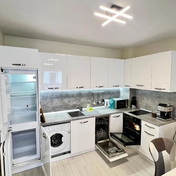 Central Home with Underground Parking, hotel in Varna City