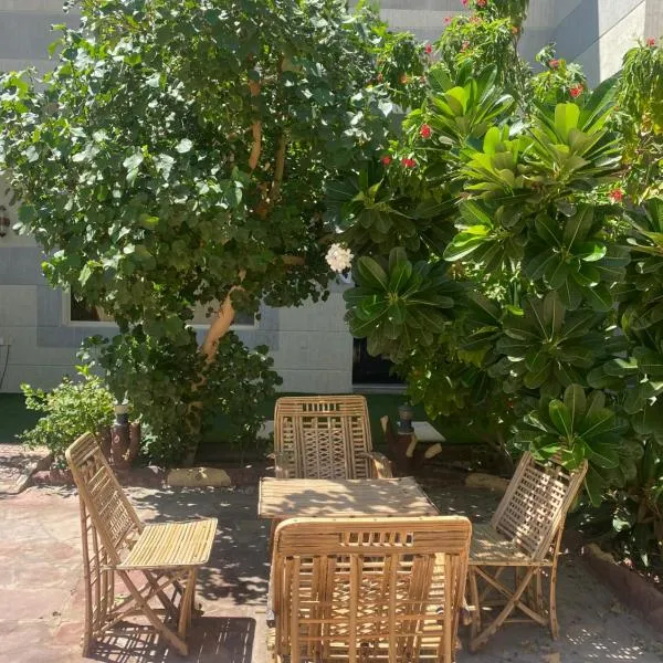فيلا وشاليه الجبل الاحمر, hotel in AlUla