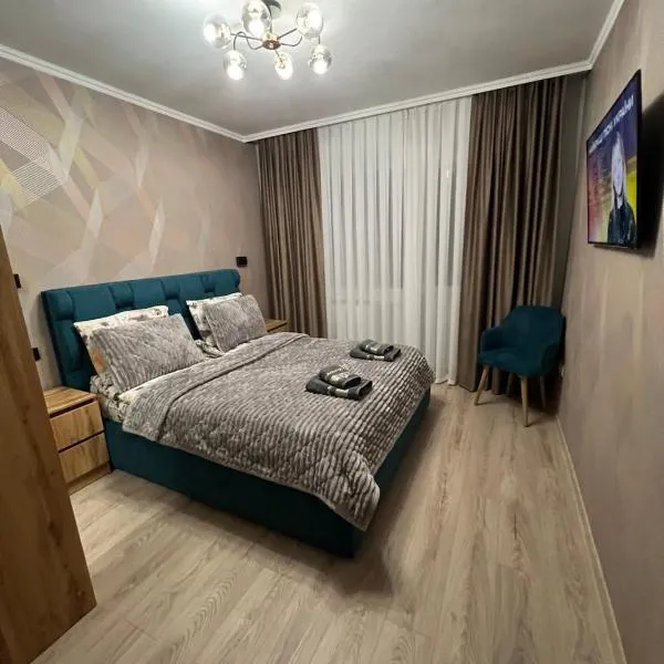 Двокімнатна квартира, hotel in Chernivtsi
