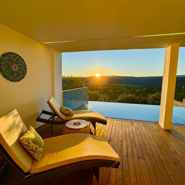 Casa Hari Veadeiros - piscina, ar condicionado e vista maravilhosa!