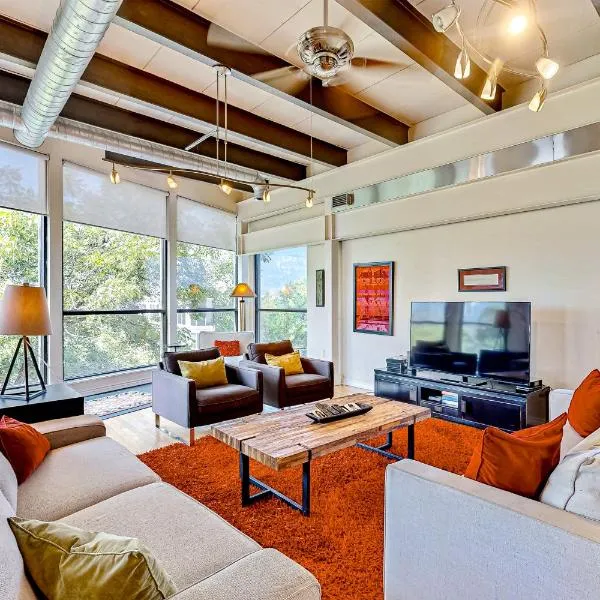 Encinal Condominiums 301