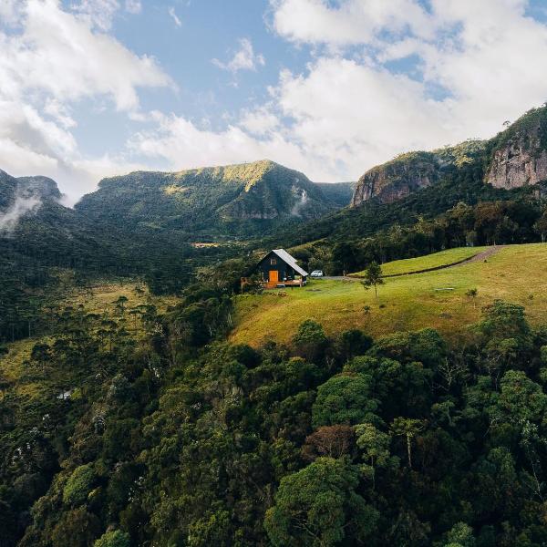 Monte Canudo, Refúgio Premium com Riacho Privativo e Hidro, na Serra do Corvo Branco