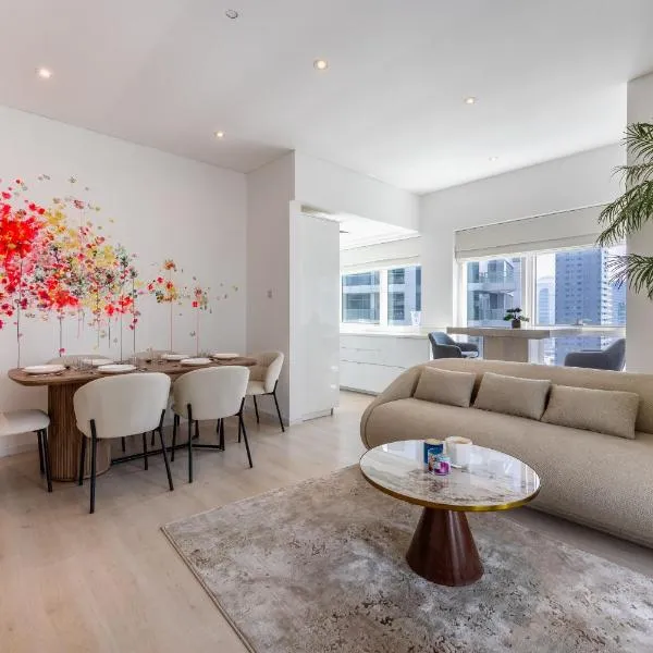 Modern Luxury Marina Stay with Ain Dubai View - Near JBR Beach, hotel v Dubaji