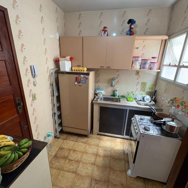 Lindo Apto na Praia do Morro, com ar condicionado, 2 quartos e 2 varandas, bem equipado com utensilios e super aconchegante - Foto 4