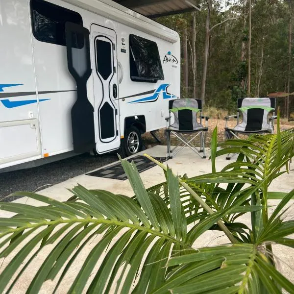 Gympie Luxury Caravan with ensuite bathroom, hotel en Tamaree