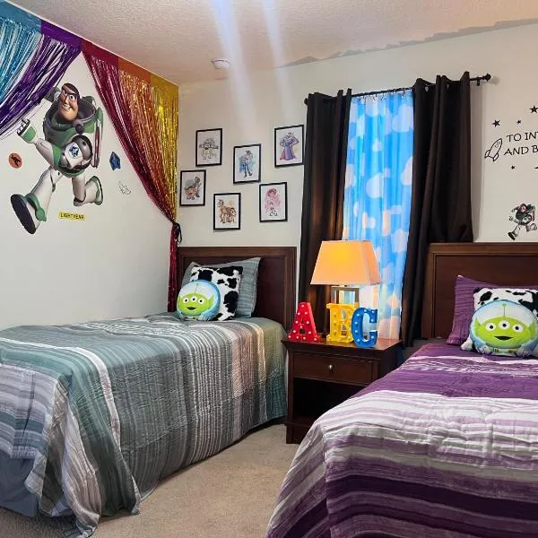Toy Story Getaway Retreat, hotel a Kissimmee