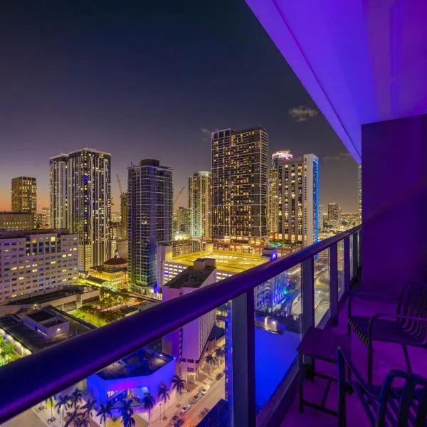 Brickell District Luxury Suites - Free Parking - Balcony - Gym & Rooftop Pool, hotel v Miami