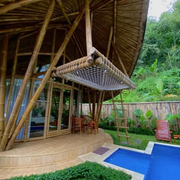 Hidden Bamboo Village, hotel en Selat
