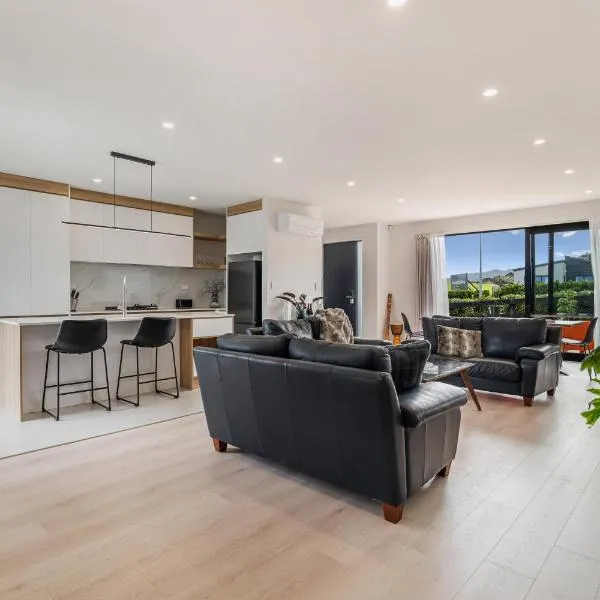 Puhinui House, hotel din Warkworth
