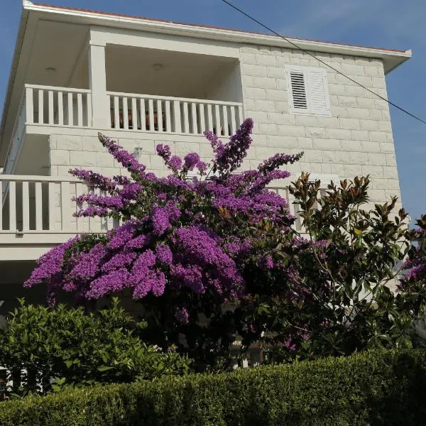 Apartments Marino, hotel i Supetar